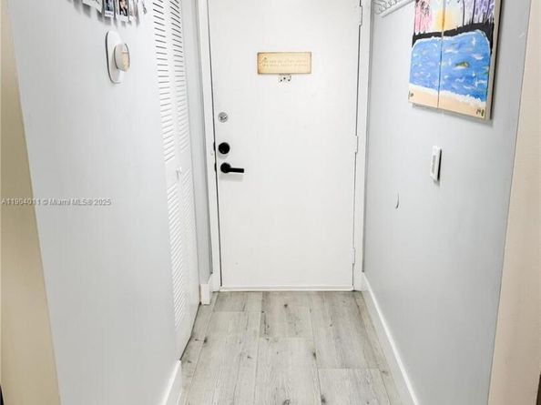 841 NE 207th Ln 3204, Miami FL 33179