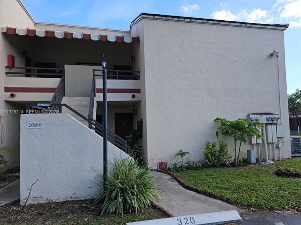 20160 NE 3rd Ct 8, Miami FL 33179