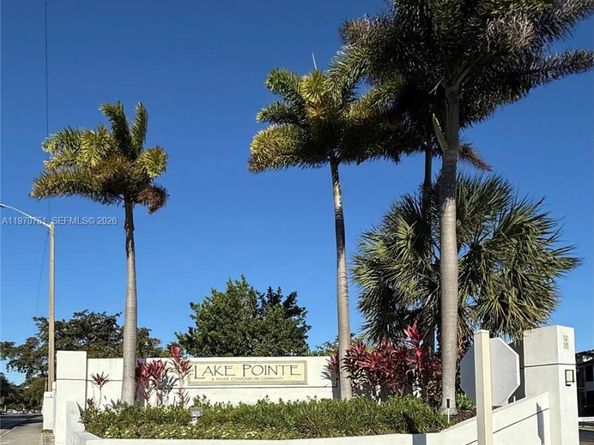 201 Lake Pointe Dr 202, Oakland Park FL 33309