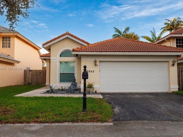 6952 NW 27th Ct, Margate FL 33063