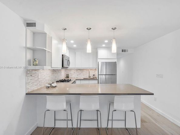 405 N Hibiscus Dr 202, Miami Beach FL 33139