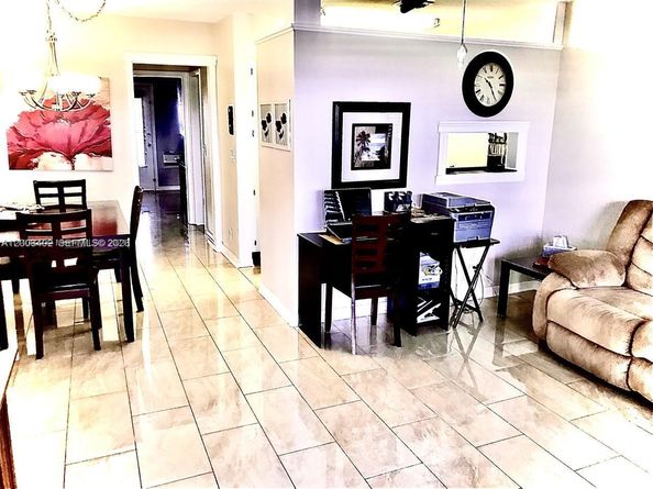900 SW 11th Ave 17C, Hallandale Beach FL 33009
