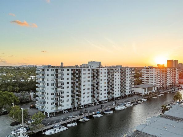 3703 NE 166th St 808, North Miami Beach FL 33160