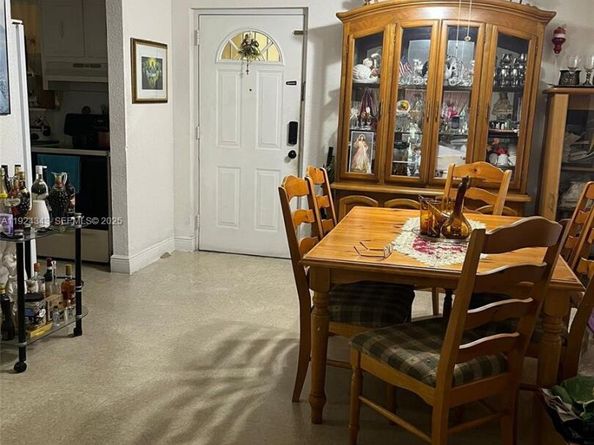 525 W 69th St 207, Hialeah FL 33014