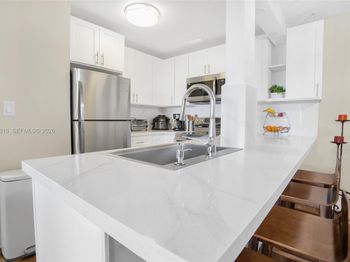 9682 Fontainebleau Blvd