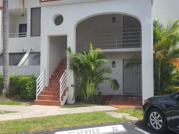 3564 Magellan Cir 2111, Aventura FL 33180