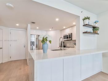 701 Brickell Key Blvd