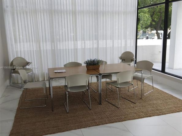 911 Ponce De Leon Blvd 904, Coral Gables FL 33134