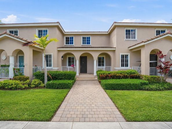 27534 SW 140 Avenue, Homestead FL 33032