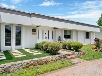 621 E Tropical Way
