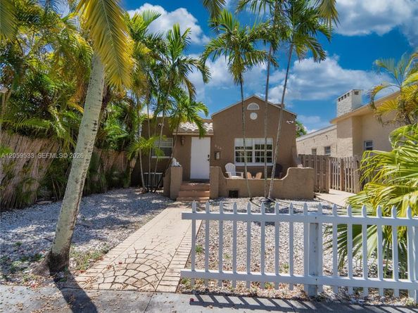 626 NE 4th Ct, Hallandale Beach FL 33009