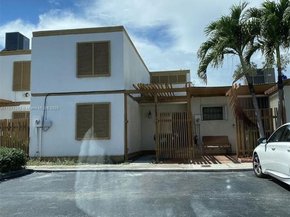 1703 SW 131st Place Cir S, Miami FL 33175
