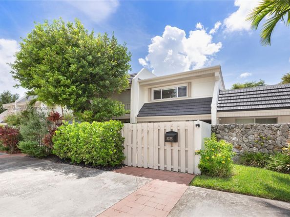8225 SW 81st Ct, Miami FL 33143