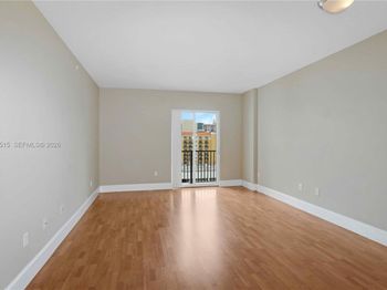 10 Aragon Ave