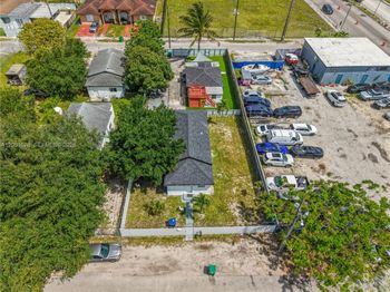 2211 NW 82nd St