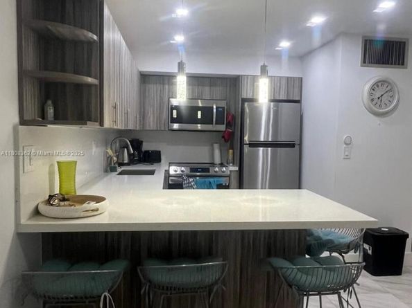 2145 Pierce St 422, Hollywood FL 33020