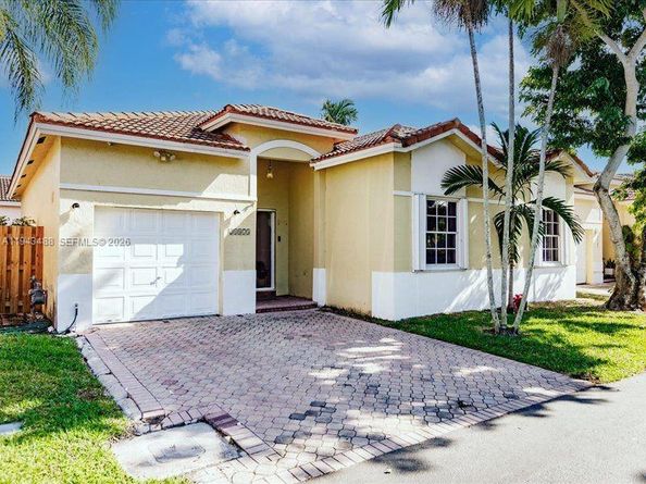 21475 SW 90th Pl, Cutler Bay FL 33189