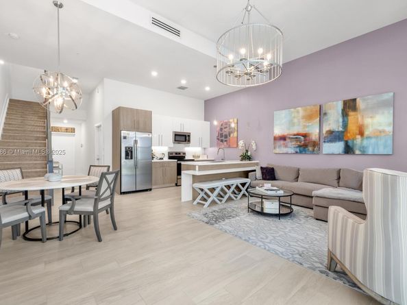 4444 NW 8th Ct, Plantation FL 33317