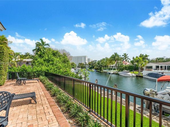 1265 S Alhambra Cir A, Coral Gables FL 33146