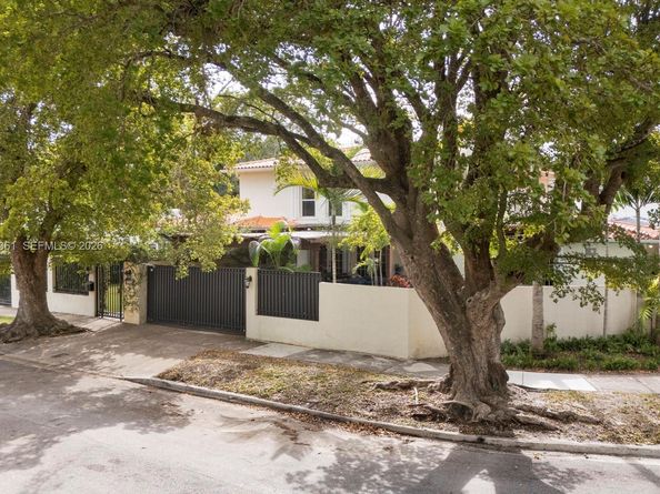 360 SW 28th Rd, Miami FL 33129