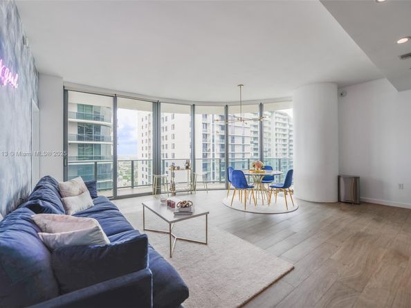 45 SW 9th ST 4108, Miami FL 33130