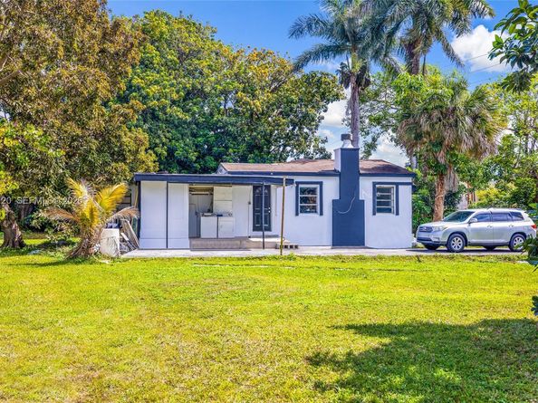 219 NE 141st St, Miami FL 33161