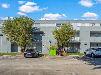 9371 Fontainebleau Blvd