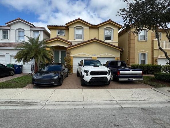 11027 NW 87th Ln, Doral FL 33178