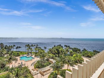 2 Grove Isle Dr