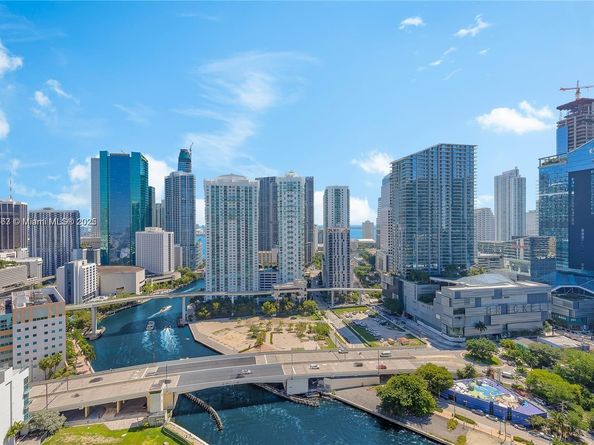 92 SW 3rd St 3012, Miami FL 33130