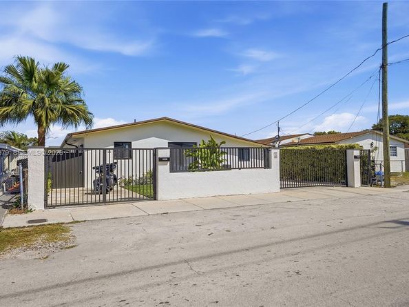 9007 SW 38th St, Miami FL 33165