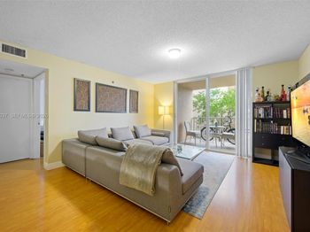 19555 E Country Club Dr