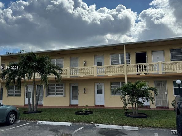 160 NE 203rd Ter 18, Miami Gardens FL 33179