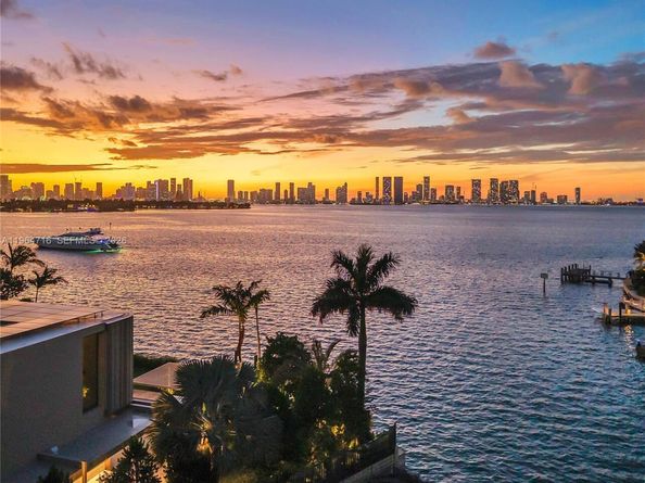 1649 W 22nd St, Miami Beach FL 33140