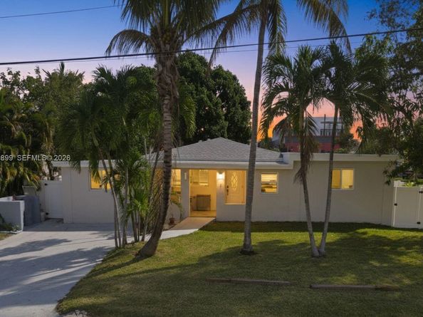 2001 N 22nd Ave, Hollywood FL 33020