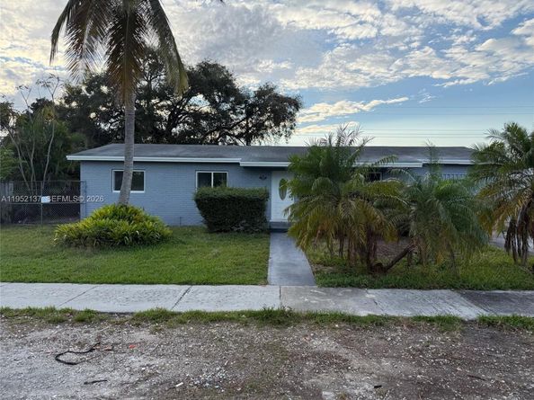 15860 102 Pl, Miami FL 33157