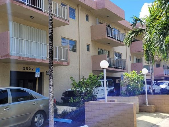 3522 NE 171st St 104, North Miami Beach FL 33160