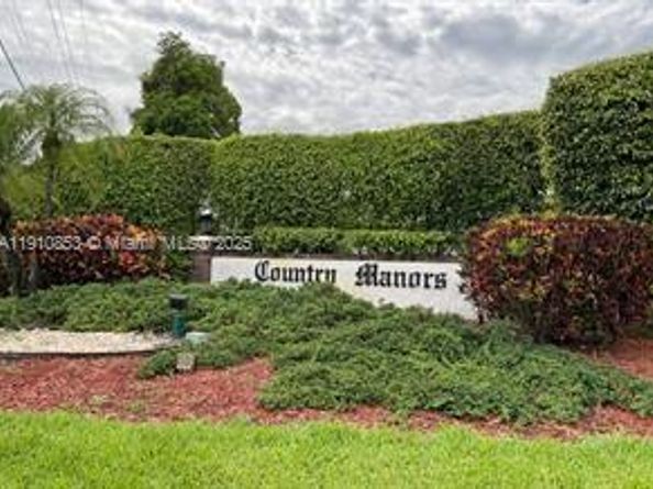 504 Sandpiper Cir, Delray Beach FL 33445