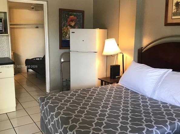 26 Diplomat Pkwy 2233, Hallandale Beach FL 33009