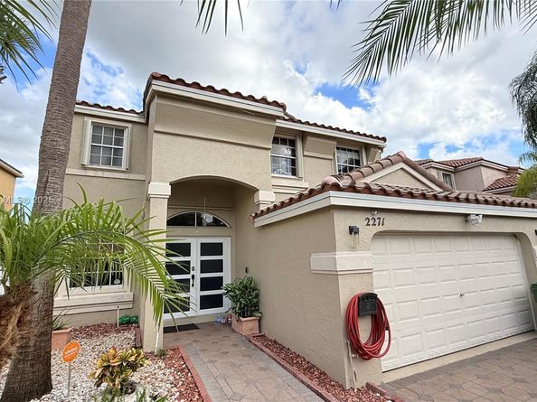 2271 NW 159th Ave, Pembroke Pines FL 33028