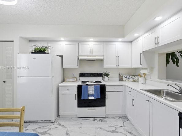 1200 SW 137th Ave 308E, Pembroke Pines FL 33027