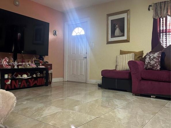 719 Harem Ave, Opa-Locka FL 33054