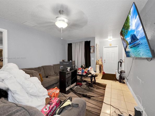 2855 NW 7th St, Fort Lauderdale FL 33311