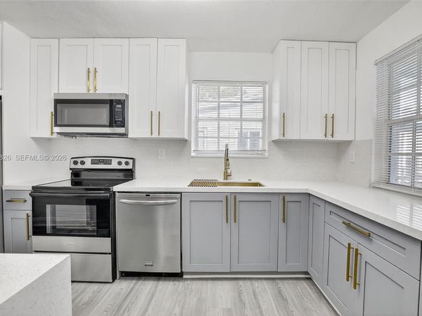 7120 Allen St, Hollywood FL 33024