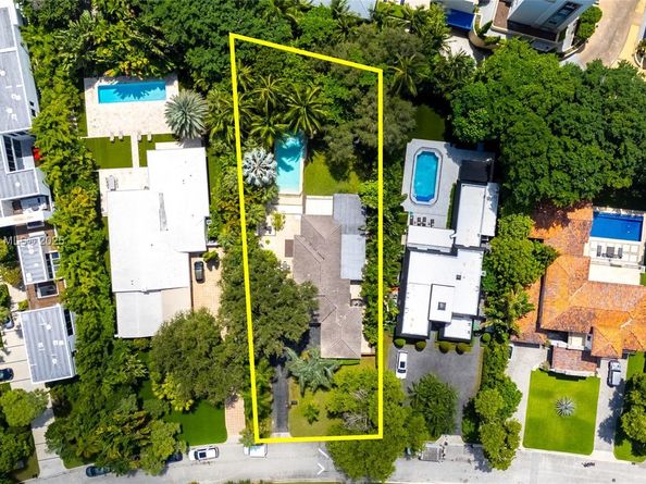 560 Sabal Palm Rd, Miami FL 33137