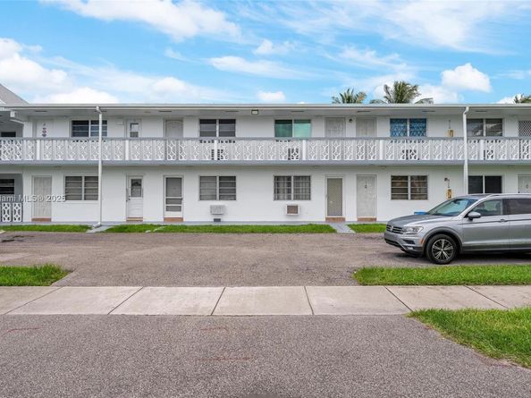 50 NW 204th St H7, Miami Gardens FL 33169