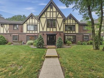 14 Royal Lake Drive