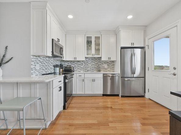 214-216 E Eagle St 5, Boston MA 02128