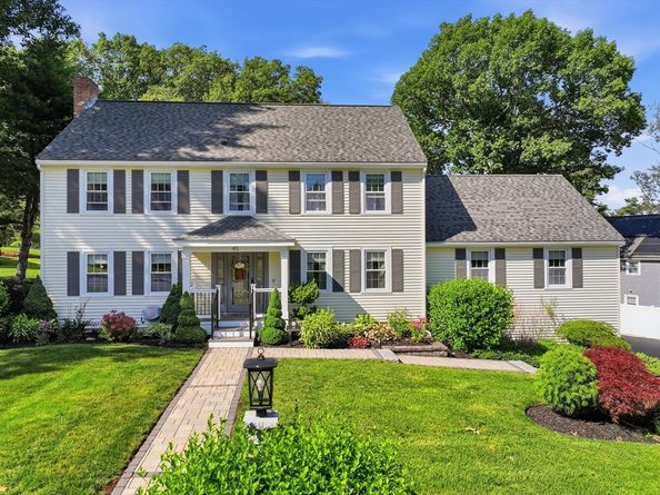 45 Constitution Dr, Leominster MA 01453