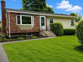 7 Hemlock Dr